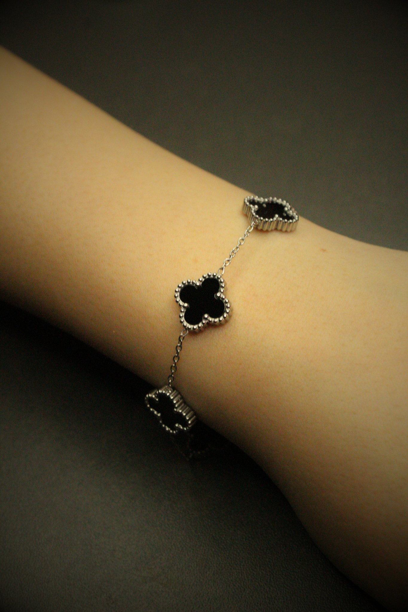 Midnight Clover Silver Çelik Bileklik