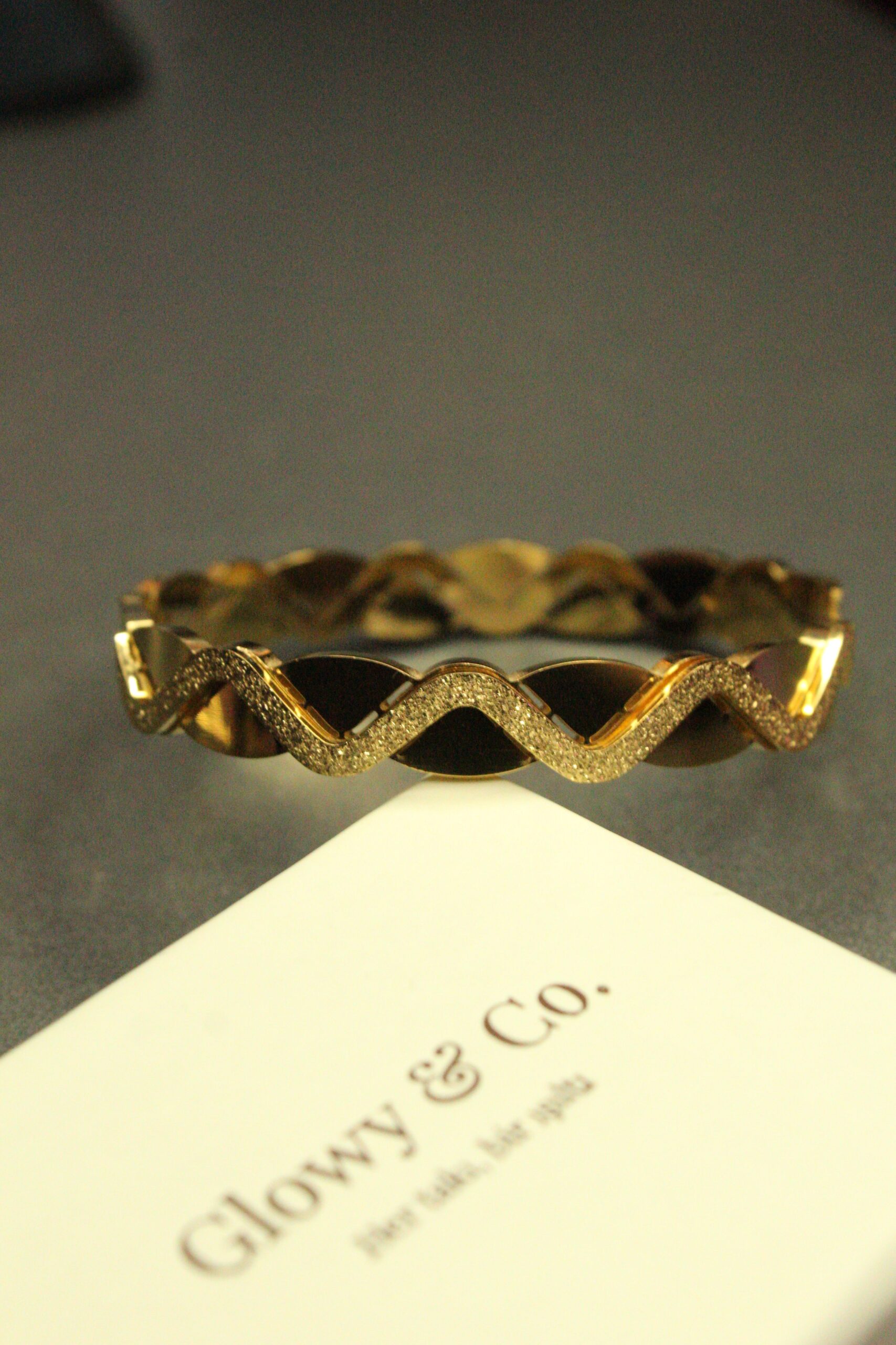 Wave Glint Gold Çelik Bileklik