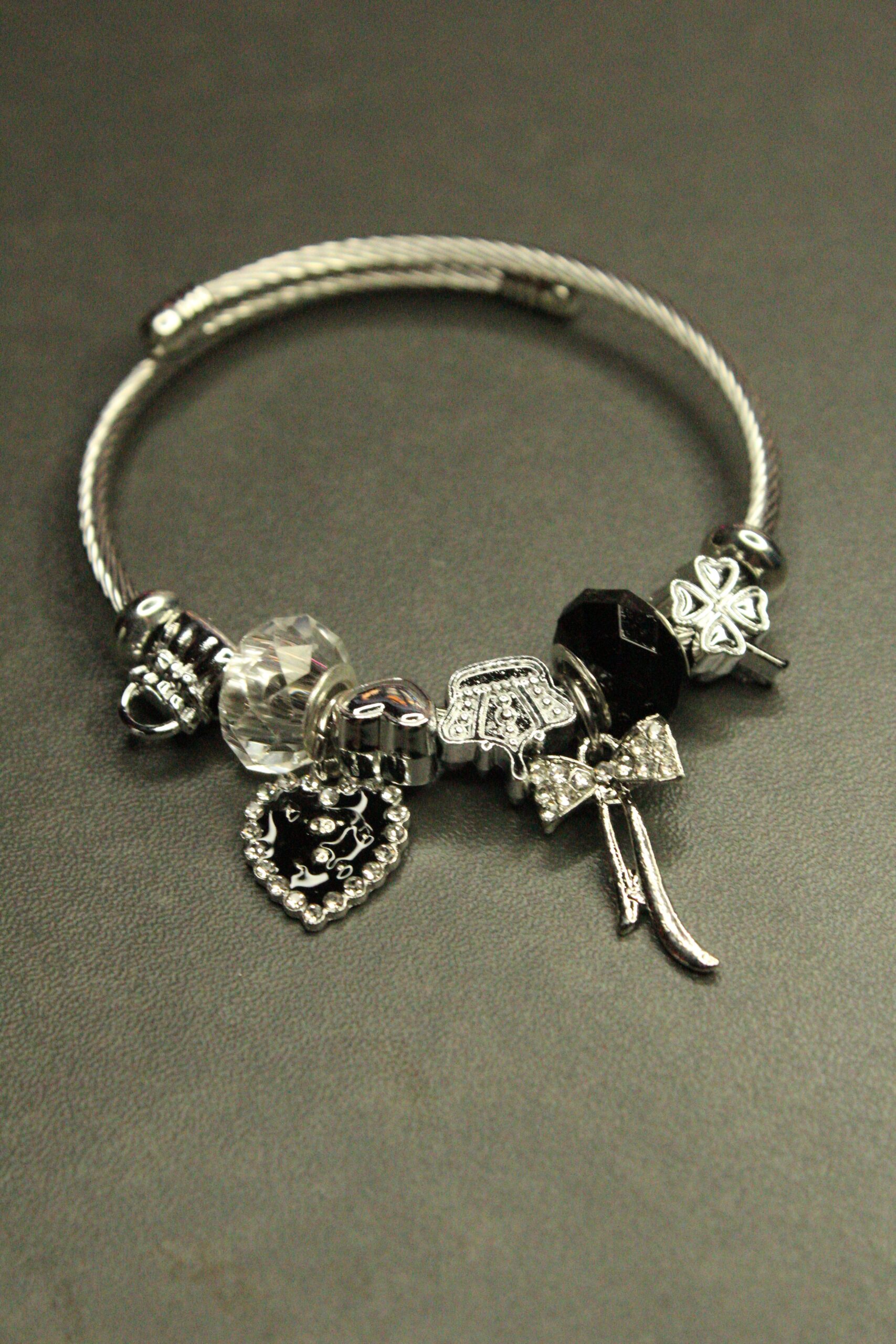 Midnight Silver Charm Bileklik