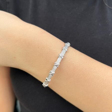 Çapraz Işıltı Kararmaz Çelik Taşlı Bileklik