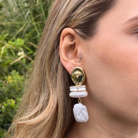 Doğal Işıltı Altın Rengi İncili Kararmaz Çelik Küpe