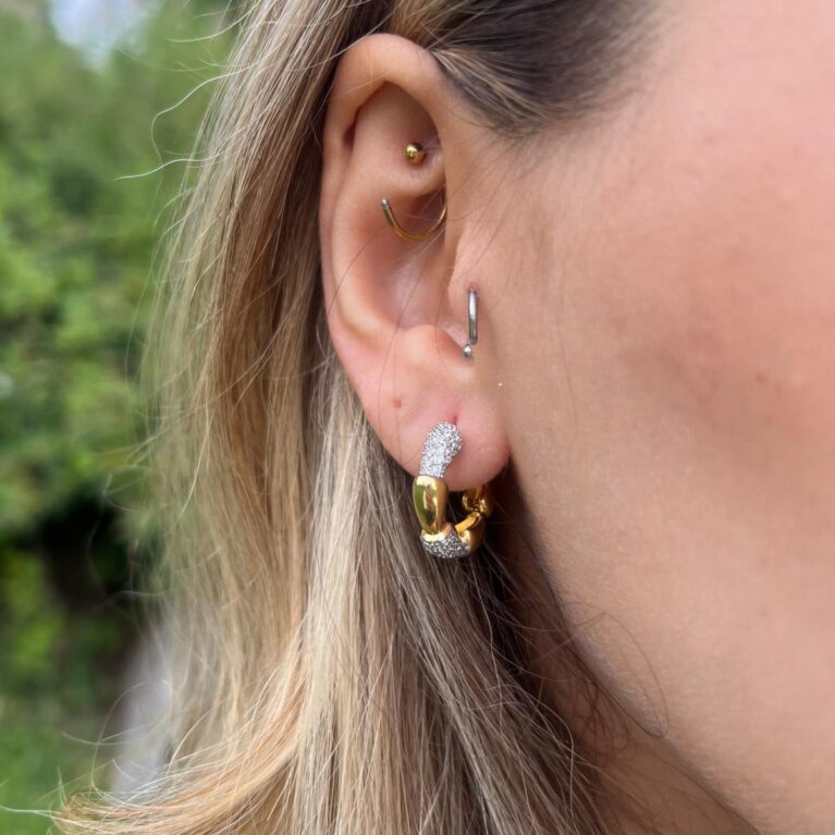 Zincir Işıltısı Altın Rengi Kararmaz Çelik Küpe